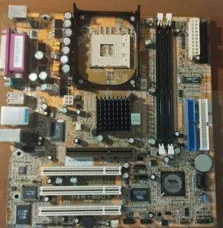 Retro PC set: Základní deska + grafika + RAM (Socket 478)