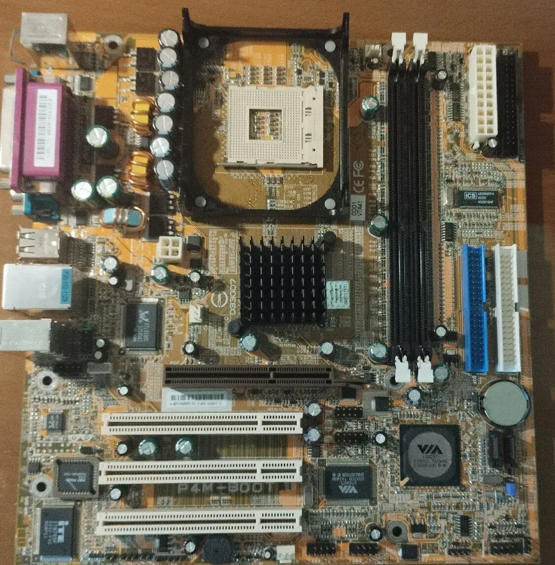 Retro PC set: Základní deska + grafika + RAM (Socket 478)