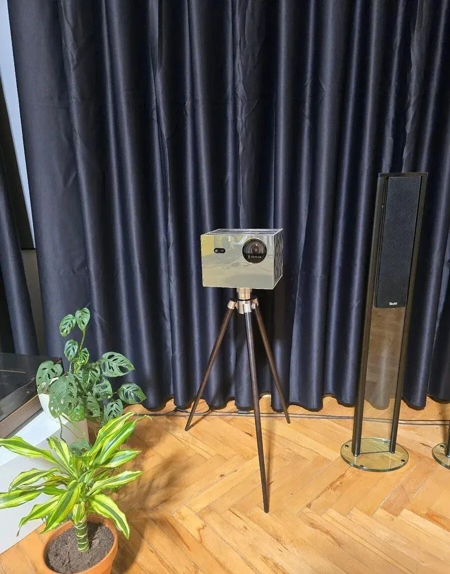 Laser projektor Valerion VisionMaster Pro2 4K 3D +plátno rol