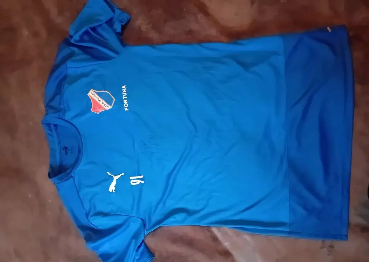 Baník Ostrava s podpisem Azeveda