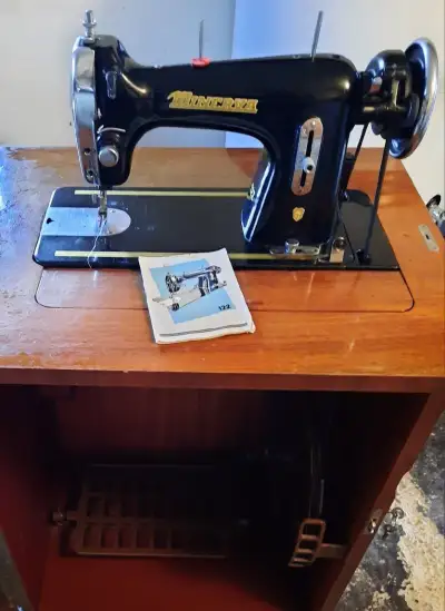 Šicí stroj Minerva 122