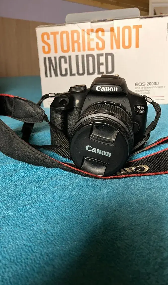 Canon EOS 2000D + 1 objektiv + kompletní příslušenství