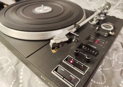 Philips AF 877 Hi-Fi představený v roce 1978