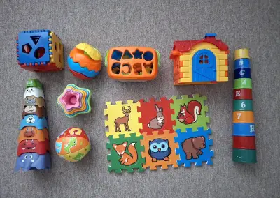 Sada hraček- skládačky, puzzle