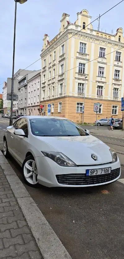 Renault Laguna – 2009, 15 000 km
