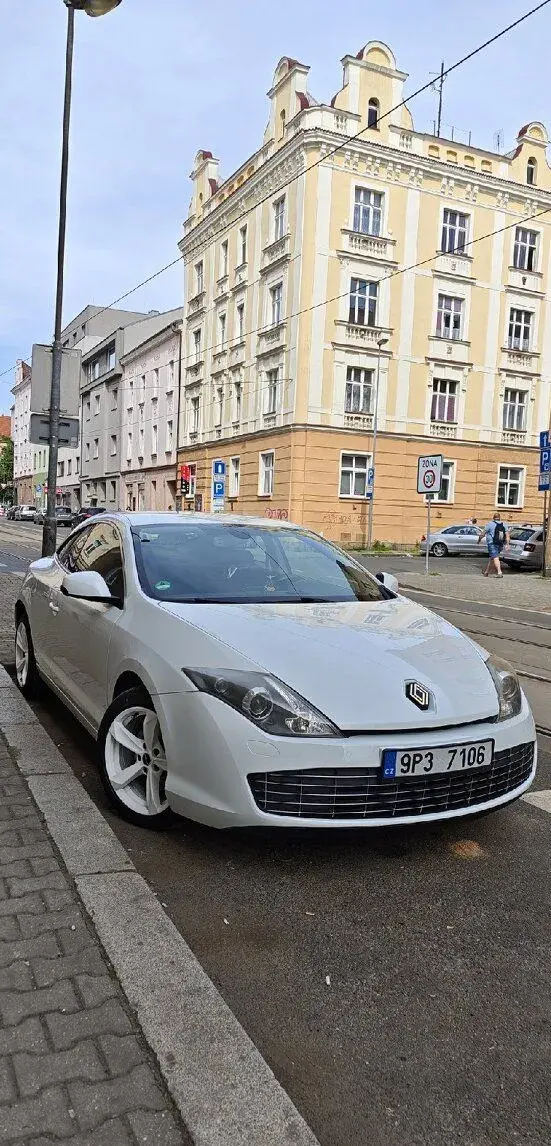 Renault Laguna – 2009, 15 000 km