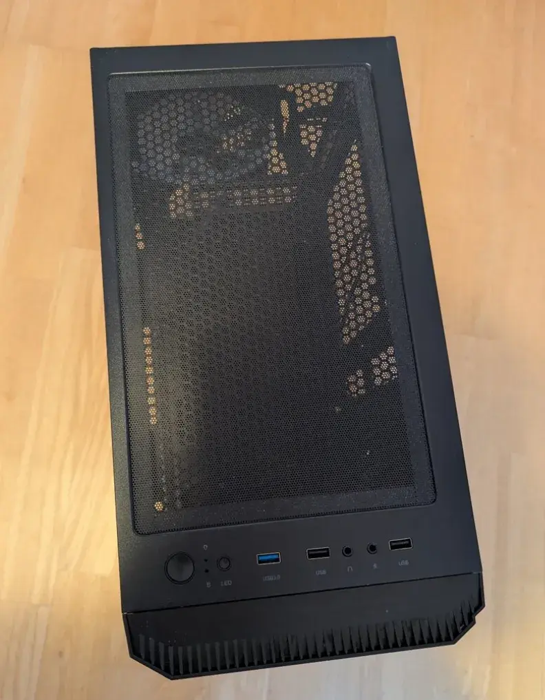 Case EVOLVEO M5, zdroj Seasonic B12 BC-650