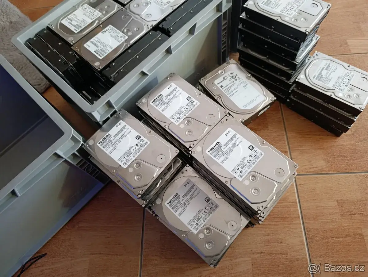 cca 225 Ks SAS 3.5 2.5" 2TB 4TB disk PC i server