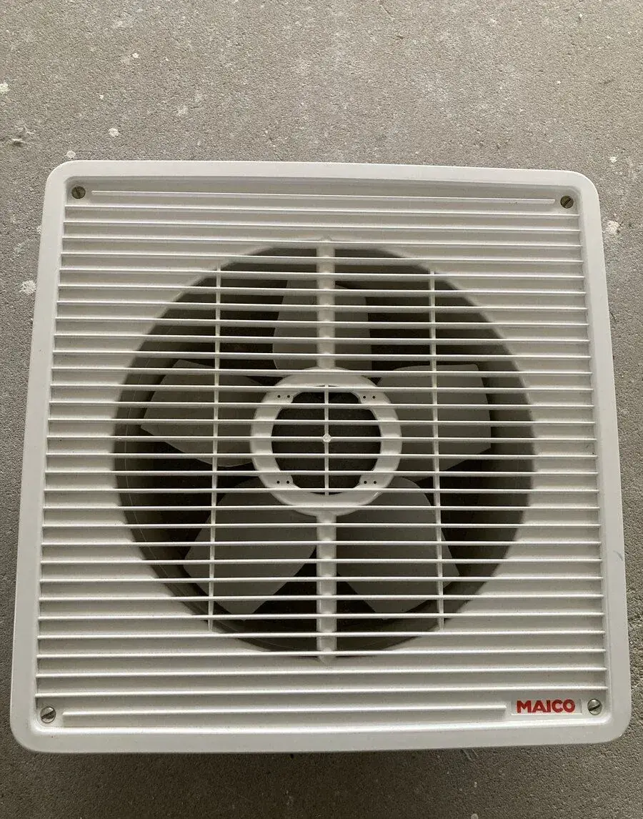ventilator Maico ,: rozmer 355x355mm , prumer vrule 255mm
