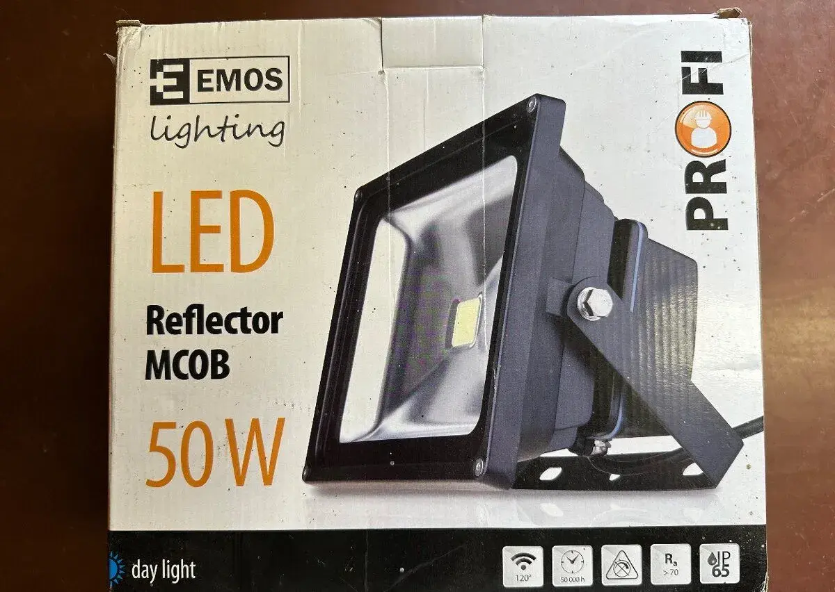LED reflektor MCOB, 50W denní bílá STAV
