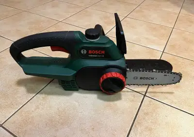 Bosch aku pila Universalchain 18