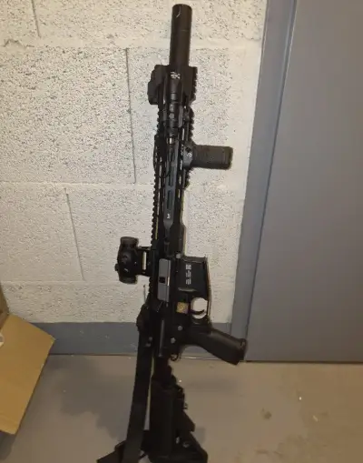 Kompletní airsoft set: M4/AR-15 + příslušenství