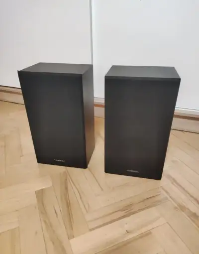 Toshiba – pár třípásmových reprobeden, 8 ohm