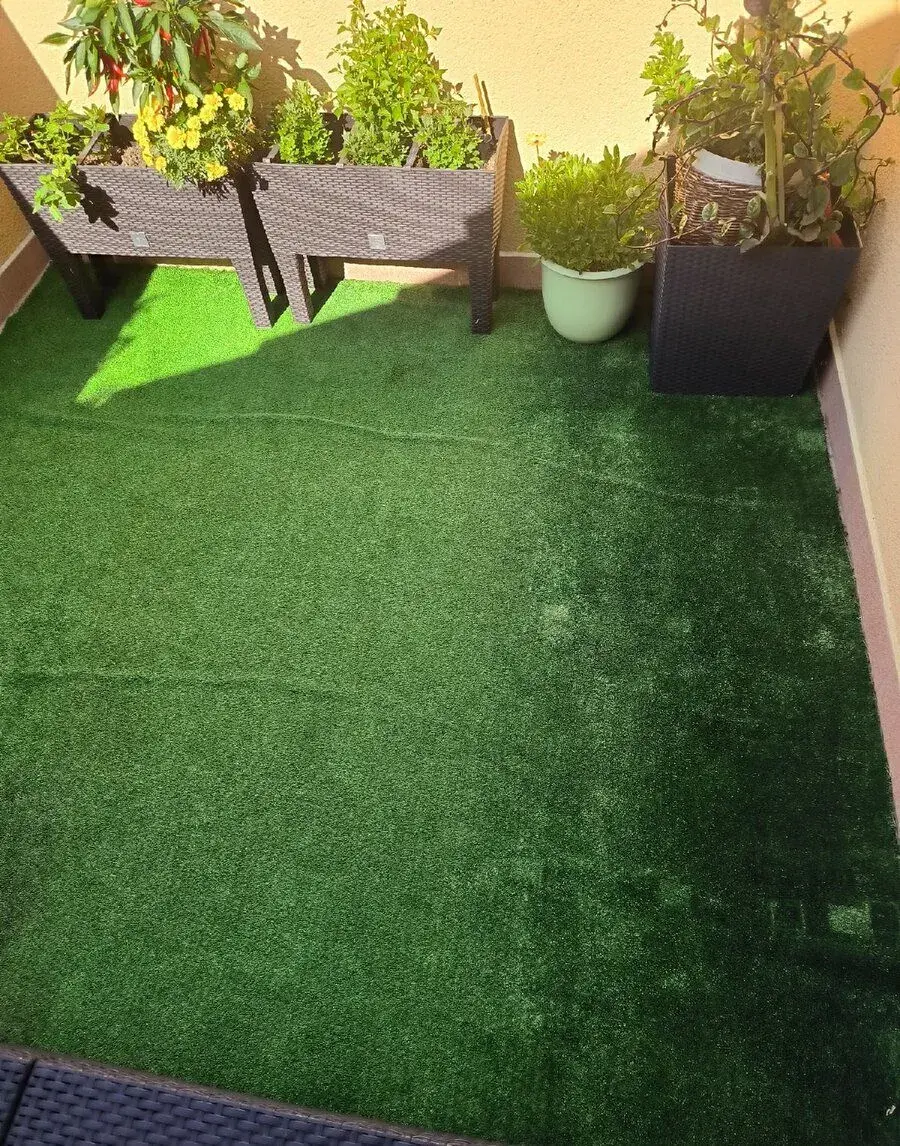 koberec na balkon umělá tráva