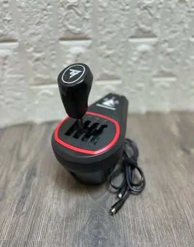 Řadící páka ThrustMaster TH8S