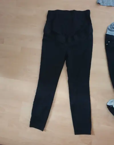 Černé kalhoty vel. 42