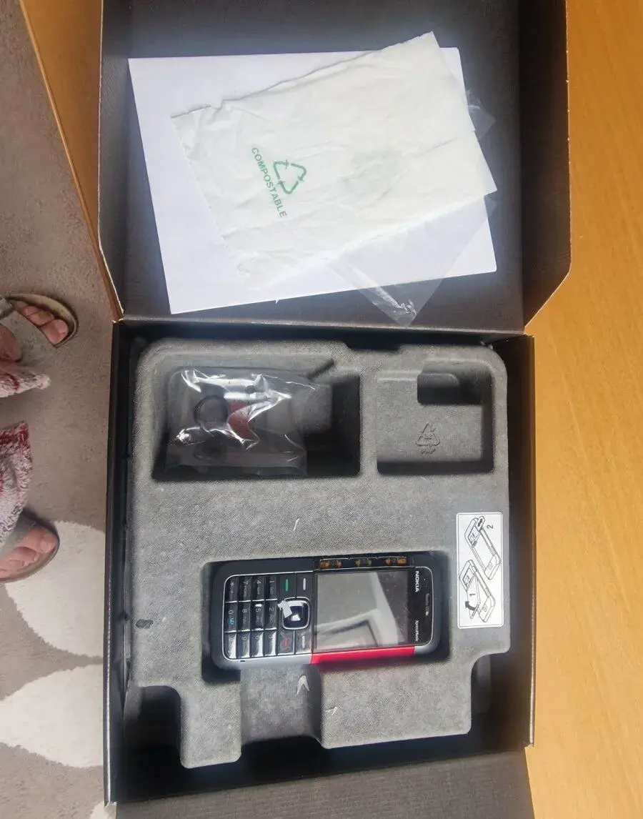 Nokia 8110 v originálním balení
