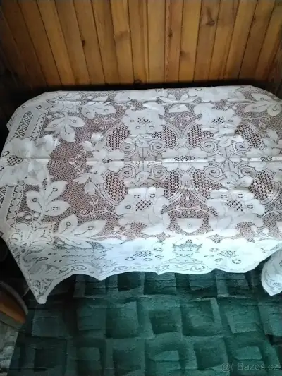Retro krajkovy ubrus