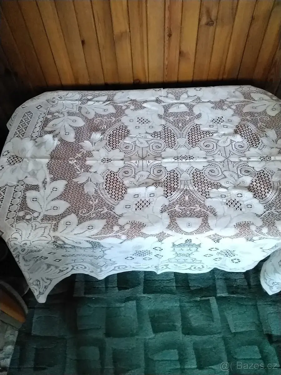 Retro krajkovy ubrus