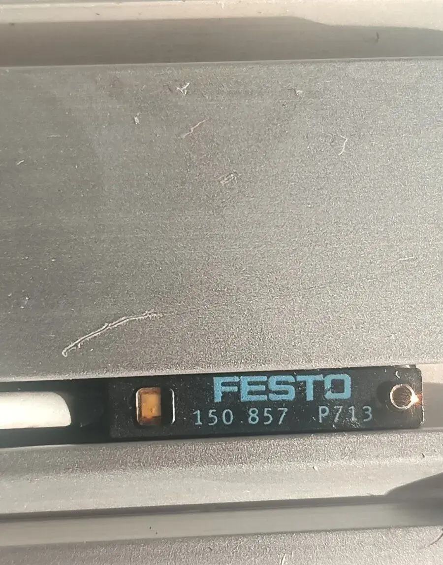 Pneumatický válec FESTO DNC-63-100-PPV-A + 2 snímače