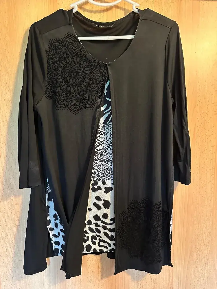 Černobílá halenka Desigual M / 38 / 10