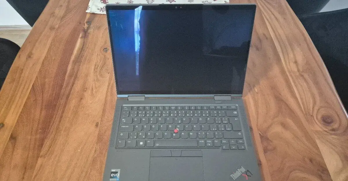 Lenovo ThinkPad X1 Yoga Gen 8 i7 32GB 1TB OLED 4K