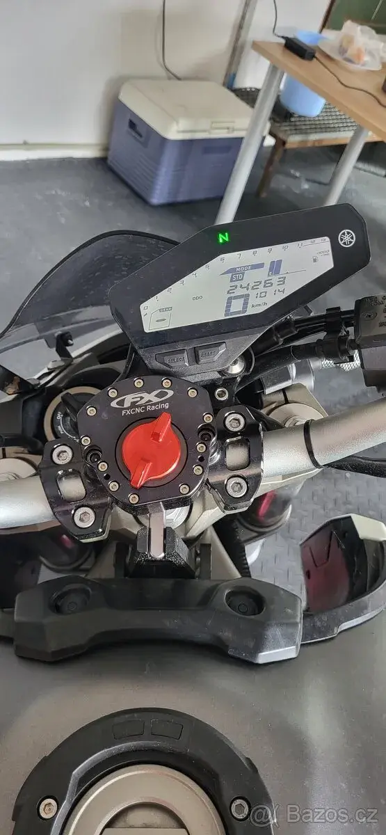 YAMAHA MT 09
