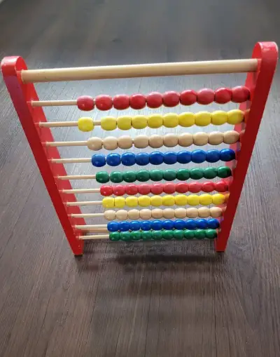 počítadlo ze dřeva (výška 30 cm)