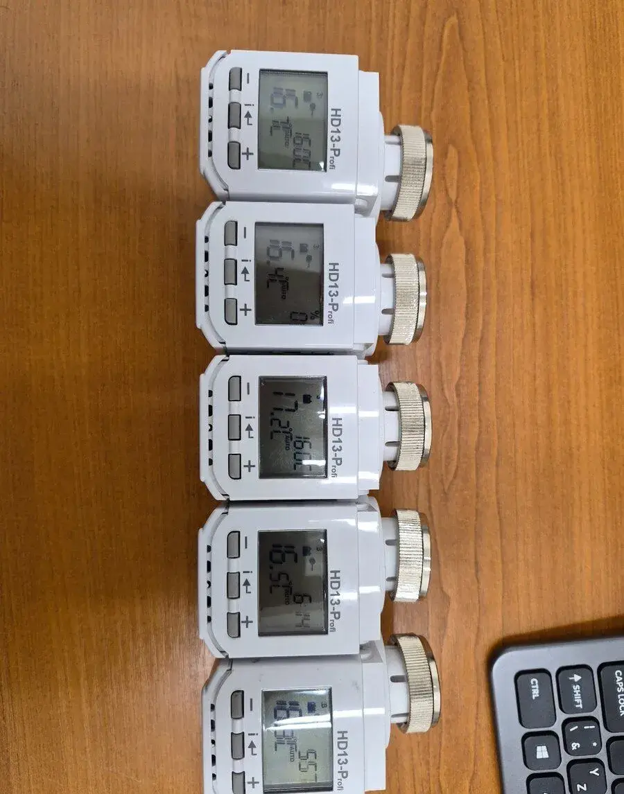 5 ks digitálních termostatických hlavic Elektrobock HD13-Pro