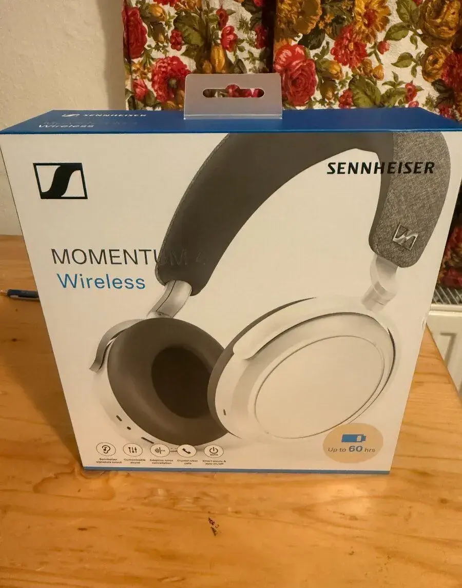 Sennheiser MOMENTUM 4 Wireless white