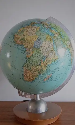 Skleněný globus mapa