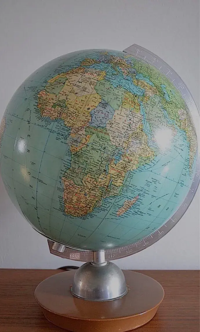 Skleněný globus mapa