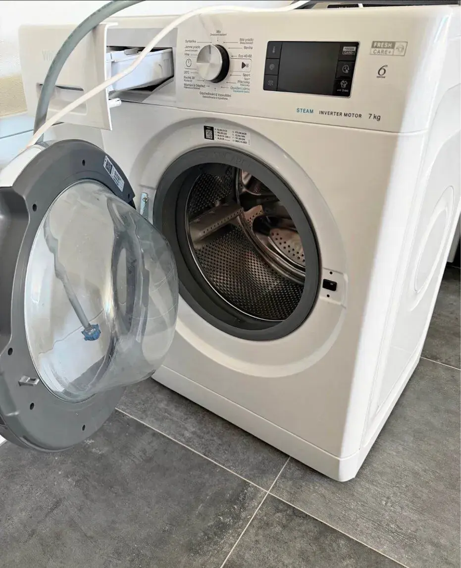 Pračka Whirlpool, na 7kg, model FFB 7469BCV CS