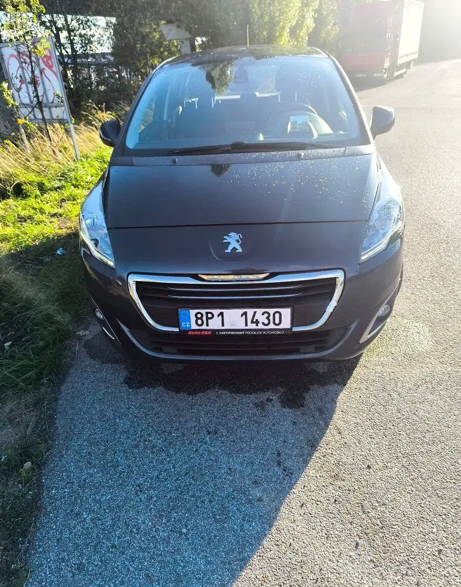 Peugeot 5008 – 2013, 230 560 km