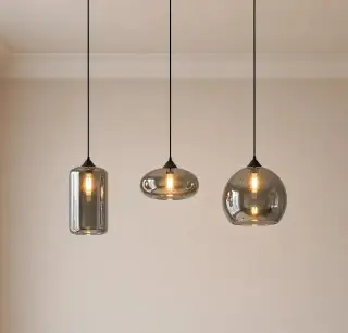 Závěsné světlo nad jídelní stůl