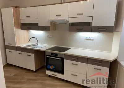 Pronájem bytu po rekonstrukci 2+1, 60 m2, Opava, ul. Nákladn