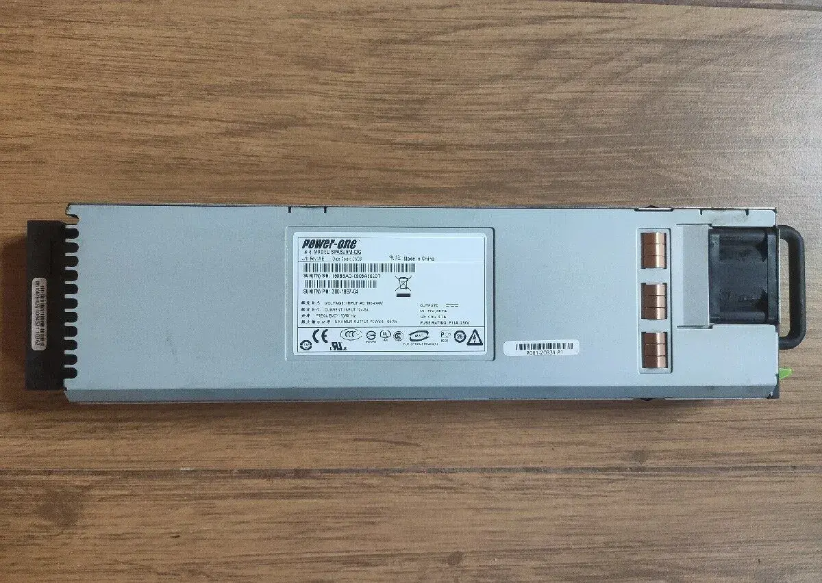 Serverový zdroj power-one SPASUNM-03G 1050W