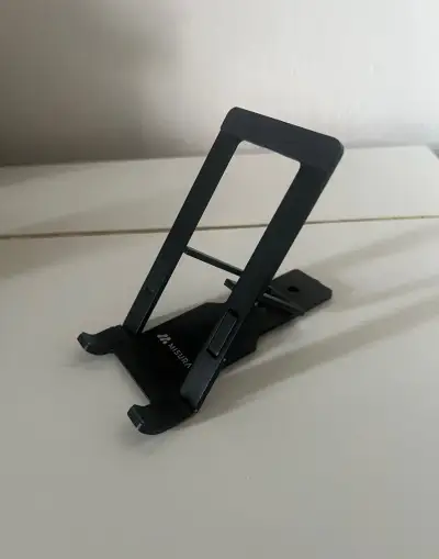 Skládací stojánek na mobil
