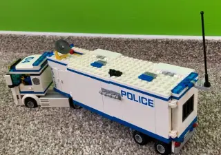 Lego City 60044, 75928