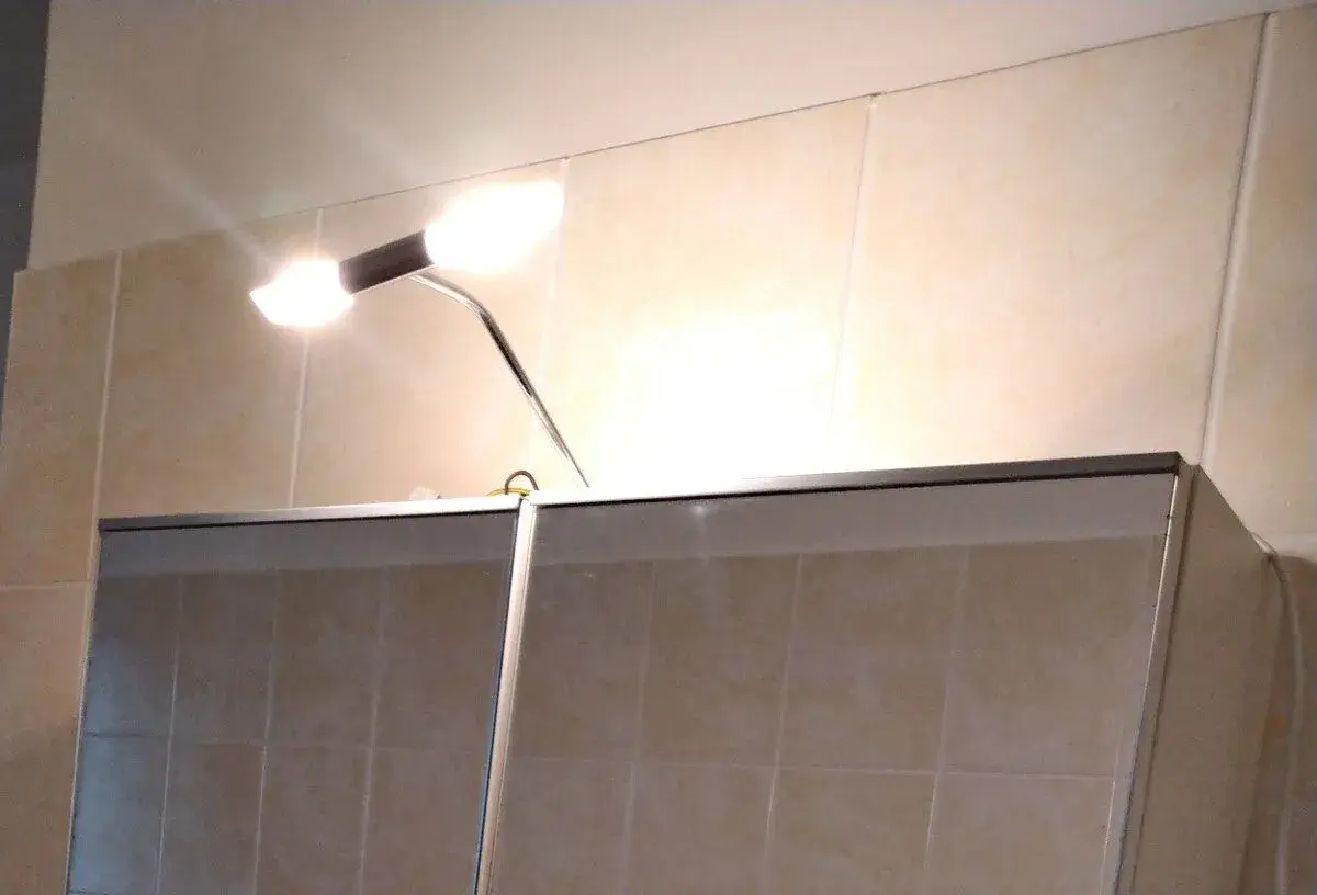KOUPELNOVÉ OSVĚTLENÍ ZRCADLA