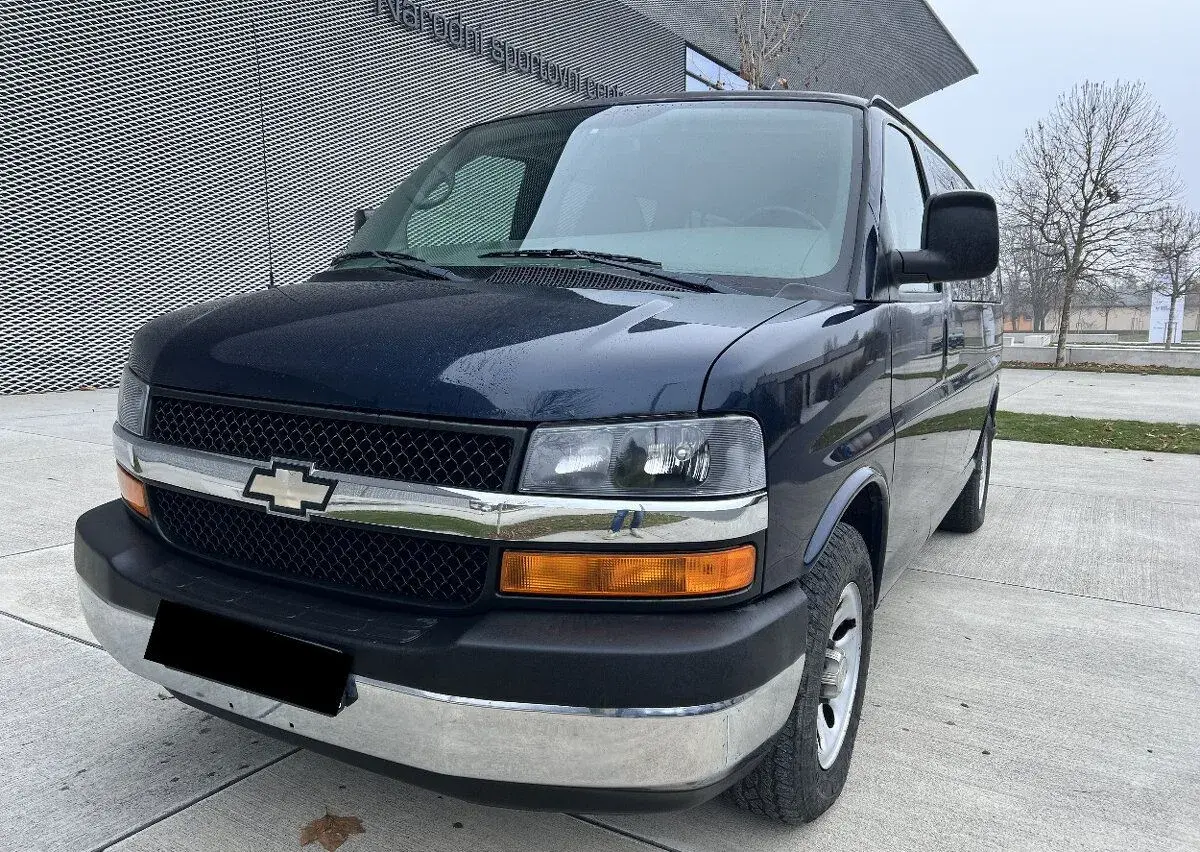 Chevrolet Express – 2010, 52 000 km