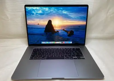 16 Apple MacBook Pro 6 jádro SSD 512GB / 16GB Ram ZÁRUKA