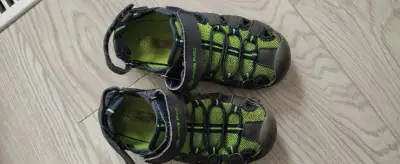 Sandály AlpinePro, vel 32
