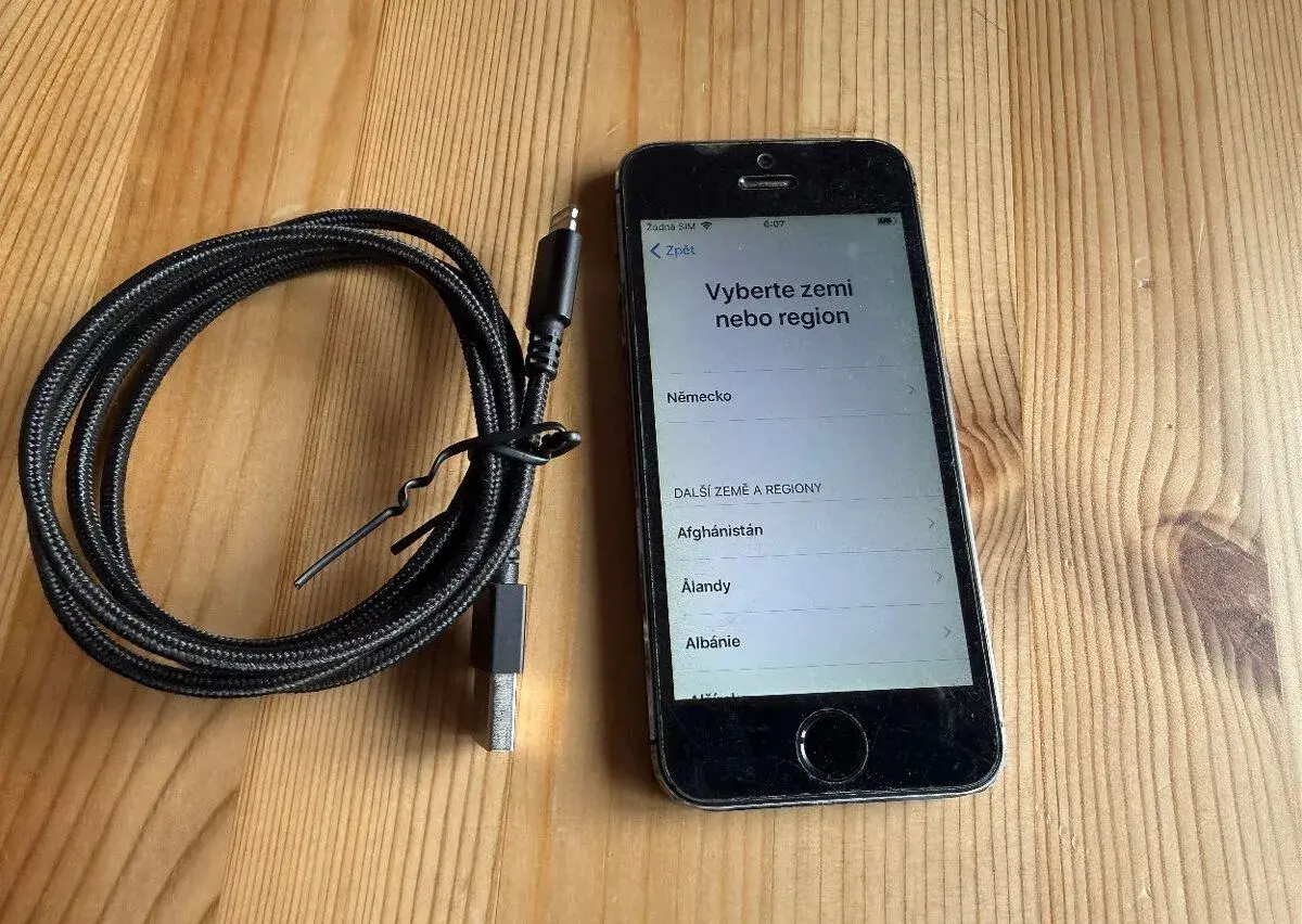 Apple iPhone 5s (model A1457), 64Gb