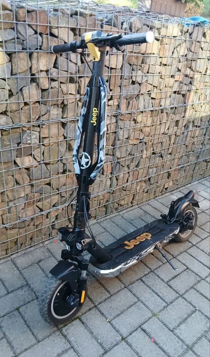 Koloběžka JEEP
