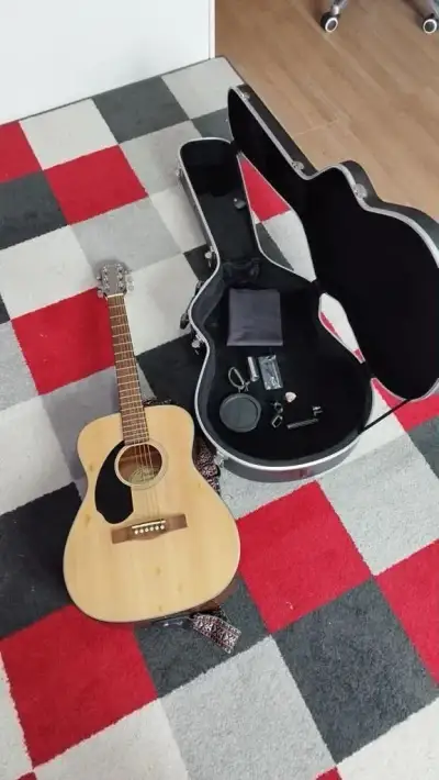 Levoruká kytara Fender CC-60S Concert s příslušenstvím