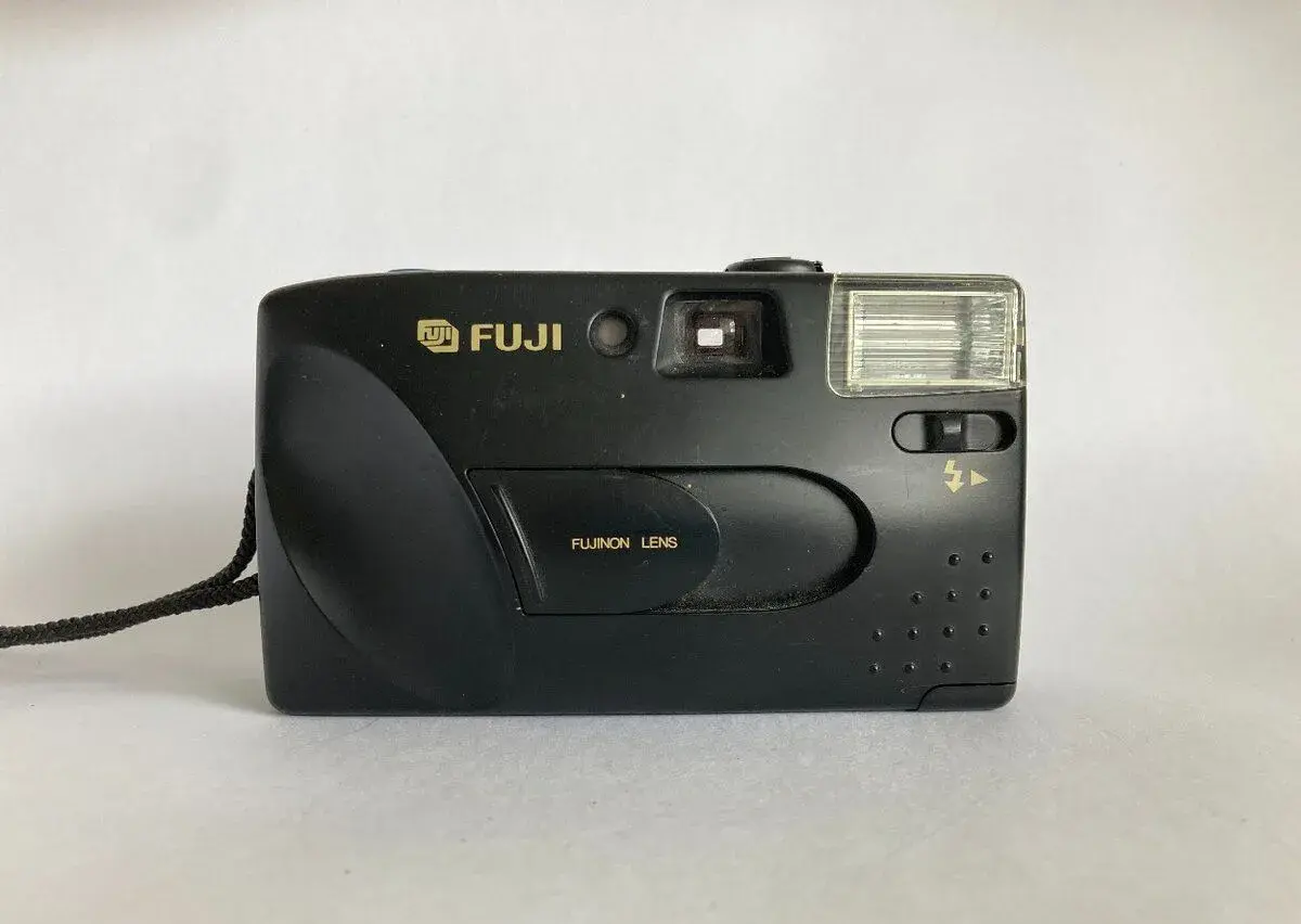 Kompaktní fotoaparát s bleskem FUJI DL-8