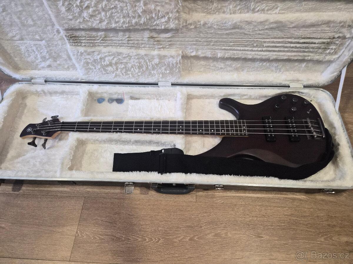 REZERVOVANO Baskytara Yamaha + kombo a příslušentví