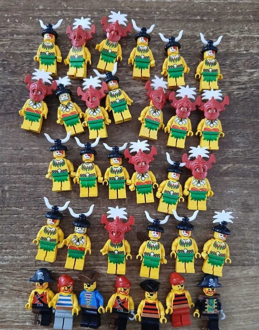 Lego pirates. Piráti.vojáci. islanders