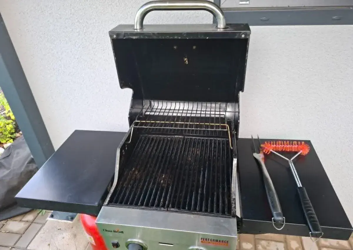 Char-broil plynový gril